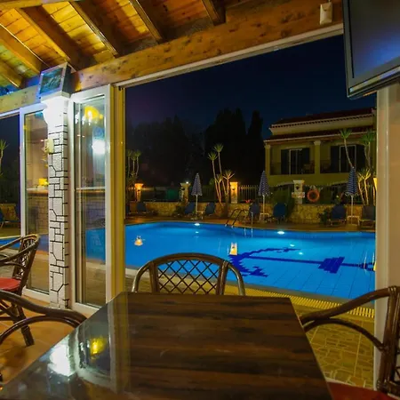 Otel Makis 2*