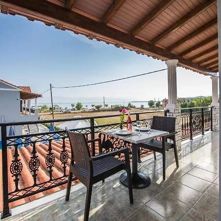 Otel Makis 2*