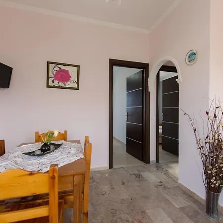 Makis Otel
