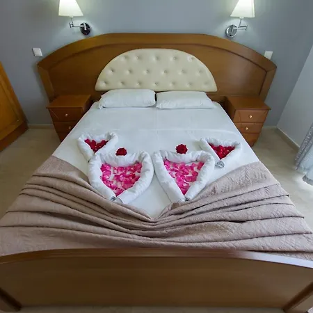 Otel Makis 2*